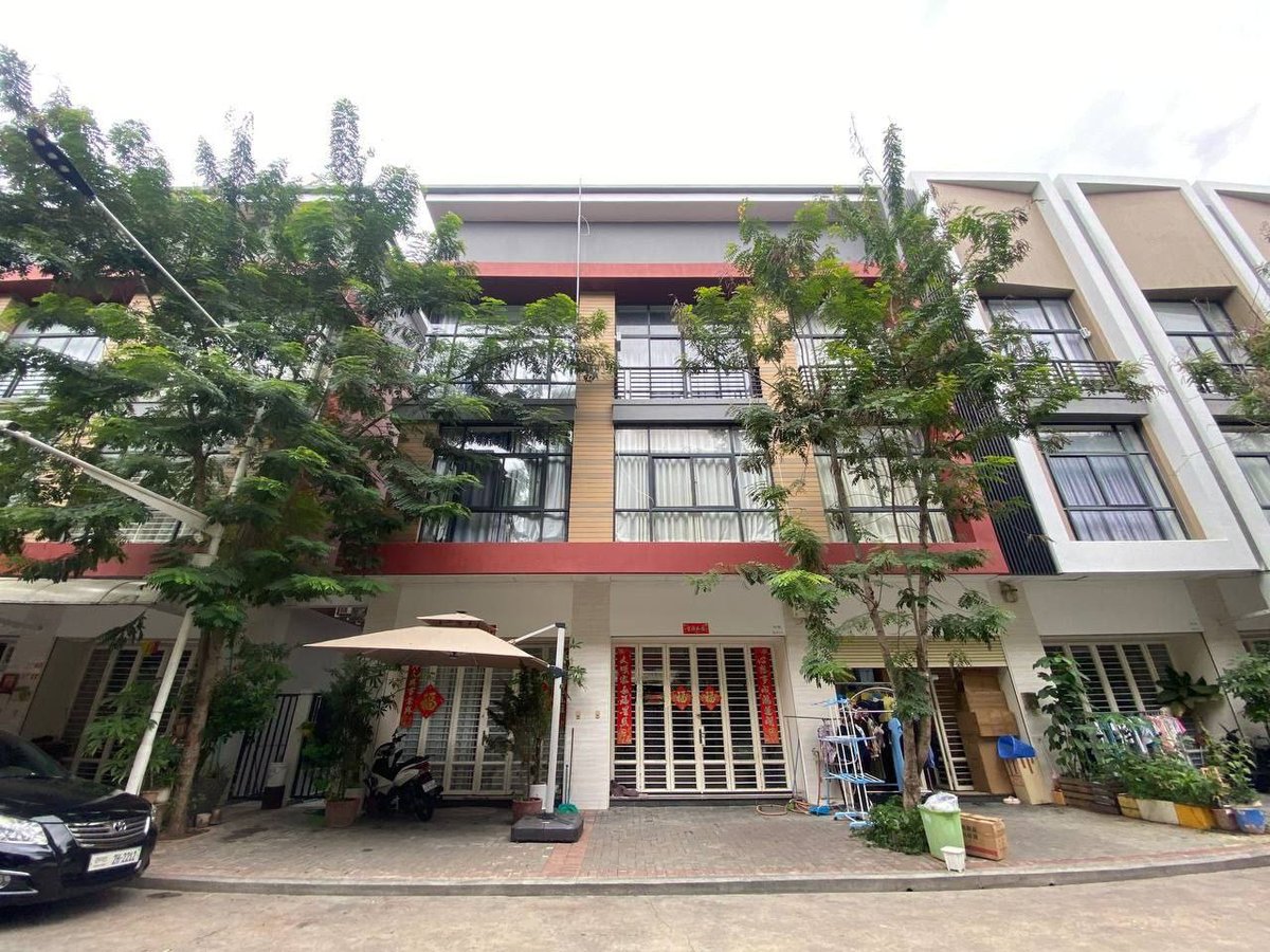 炳发城小区店铺出租 月租$700含家具