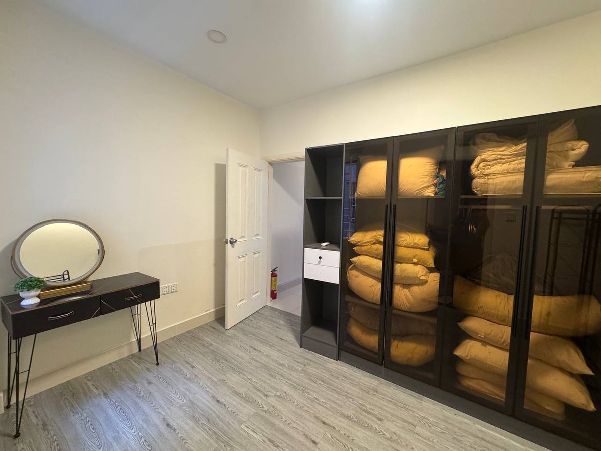一号路炳发集团排屋出租 月租$750含家具