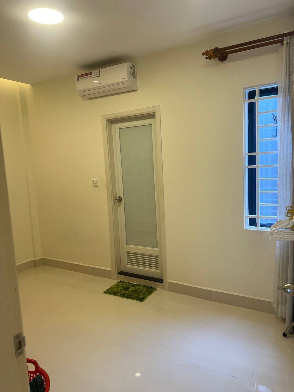 1号公路炳发集团小区店铺招租 月租$550