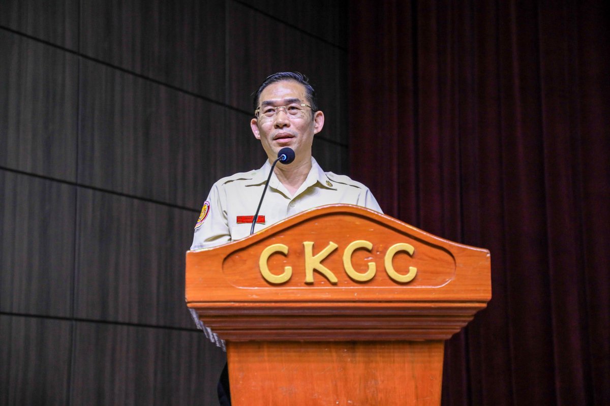 皇家金边大学联合柬埔寨反腐败单位,为即将参加8月10日高中毕