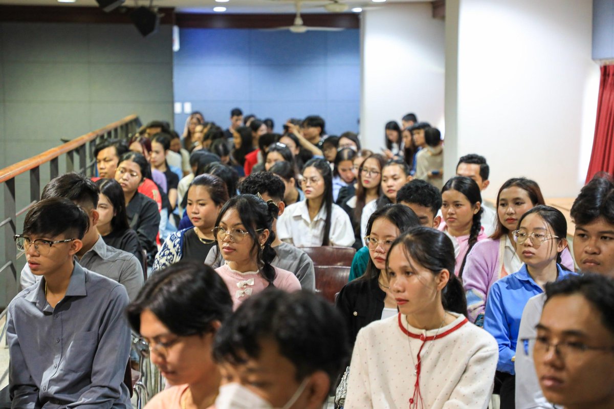 皇家金边大学联合柬埔寨反腐败单位,为即将参加8月10日高中毕