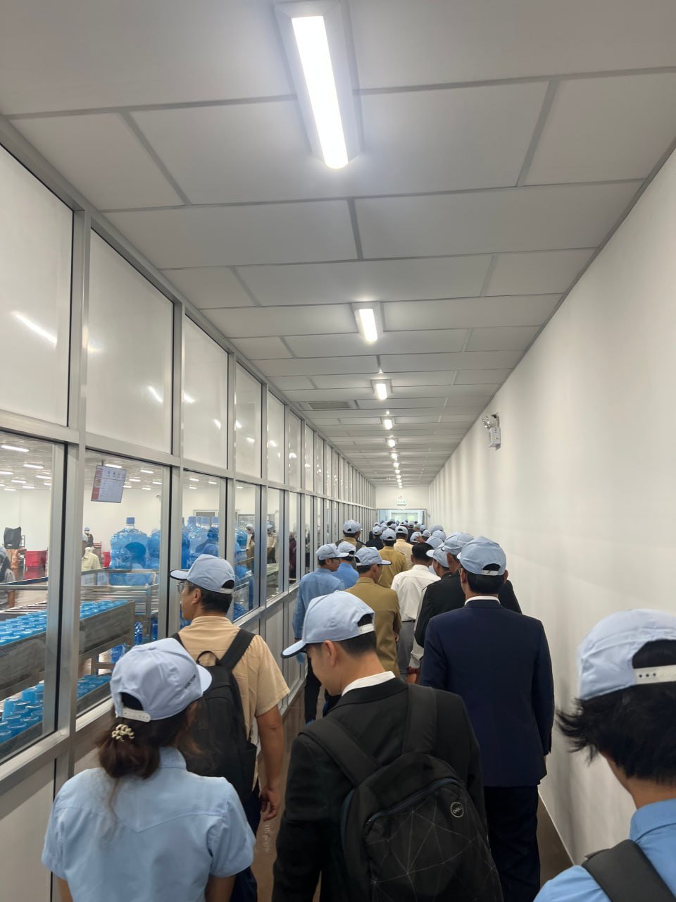 皇家金边大学组织学生赴菩萨省Minebea参观学习
