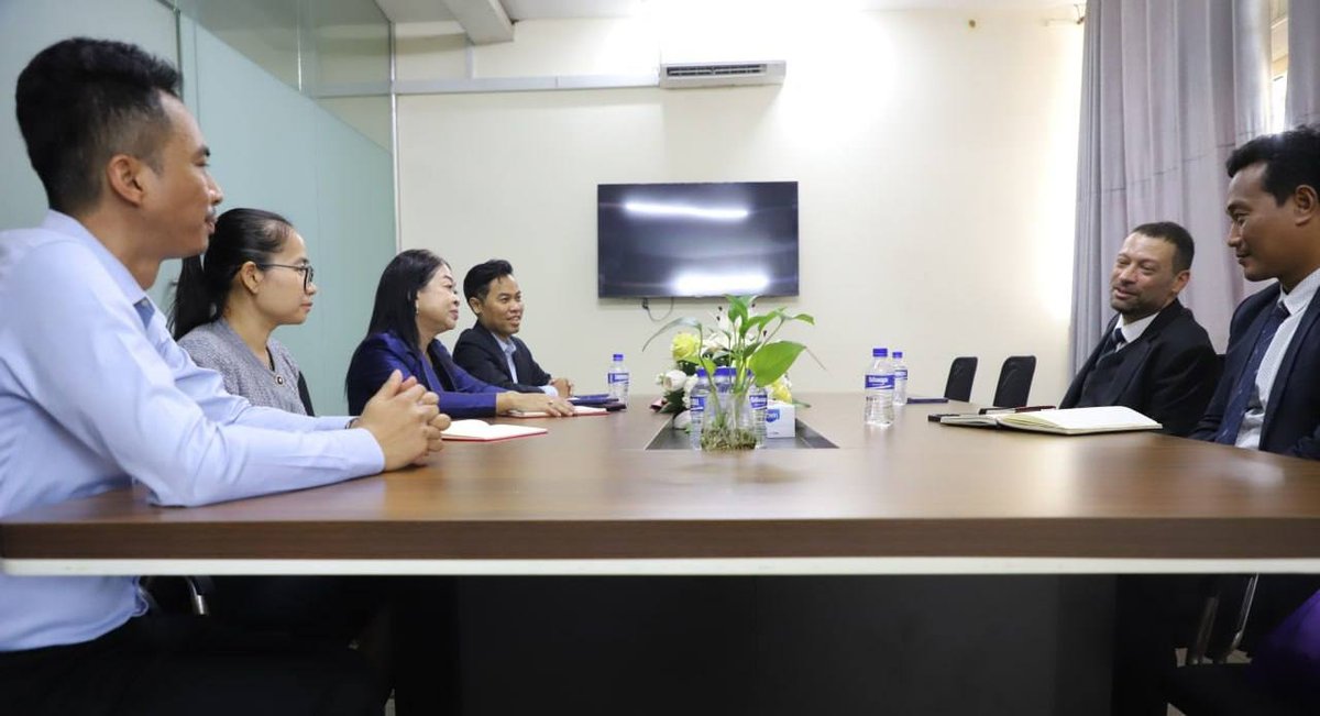 皇家金边大学与澳门圣若瑟大学开展学术交流