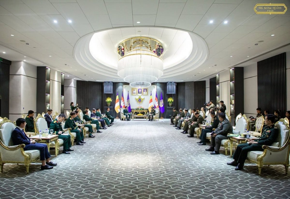 柬埔寨国防大臣狄西哈会见越南国防部副部长