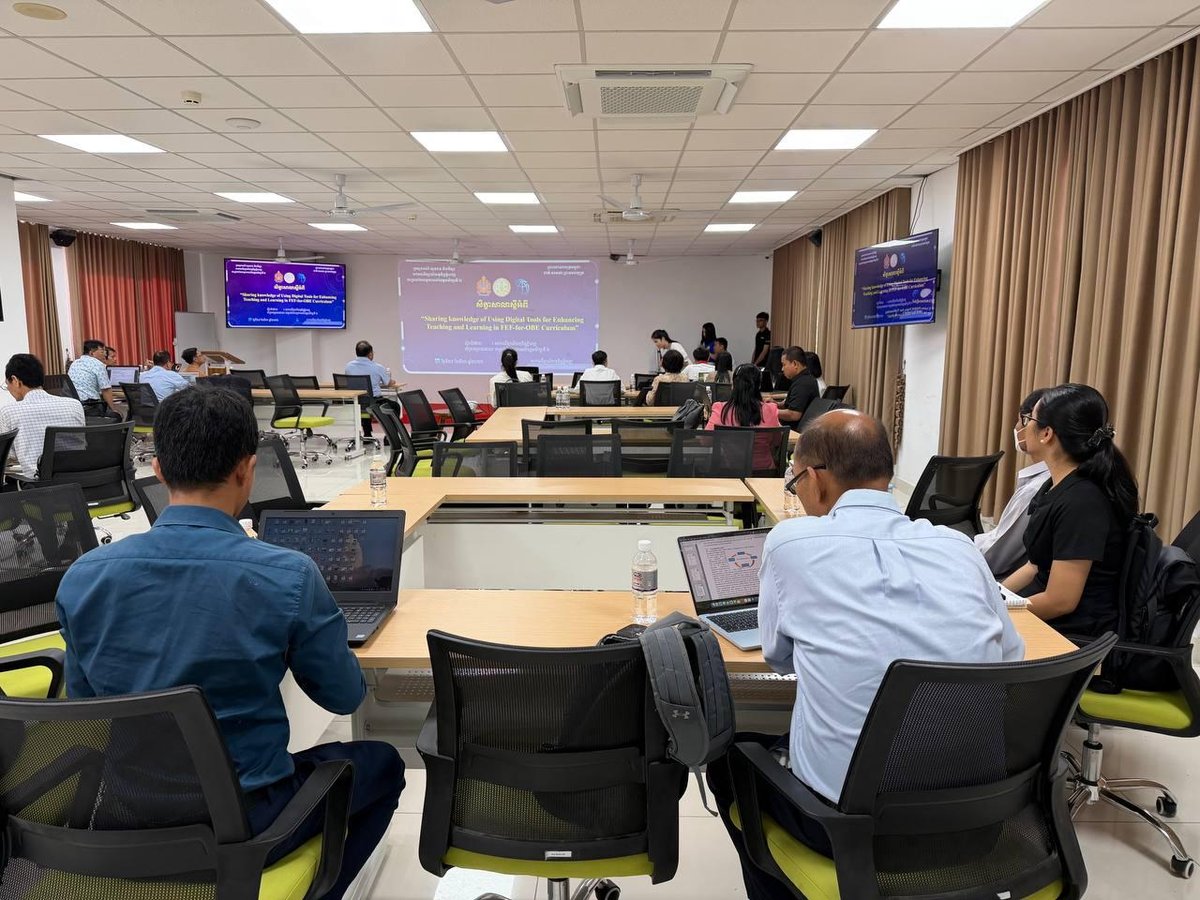 皇家金边大学化学系举办数字教学研讨会 推广FEF框架