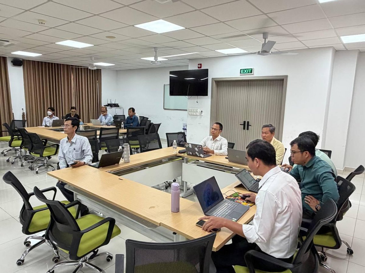 皇家金边大学化学系举办数字教学研讨会 推广FEF框架