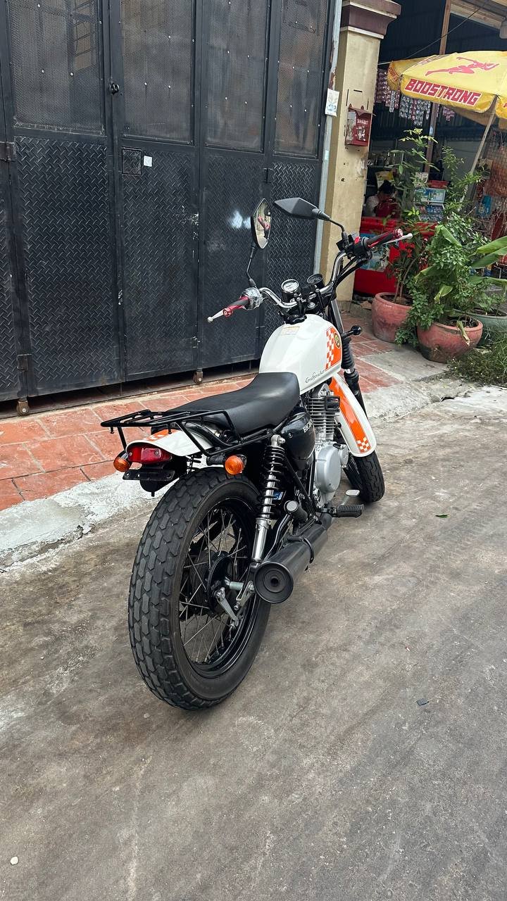 2012年Suzuki Big Boy 250cc复古摩托转