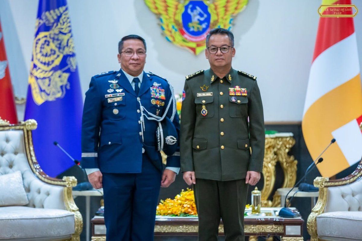 国防部部长狄西哈会见菲律宾新任武官