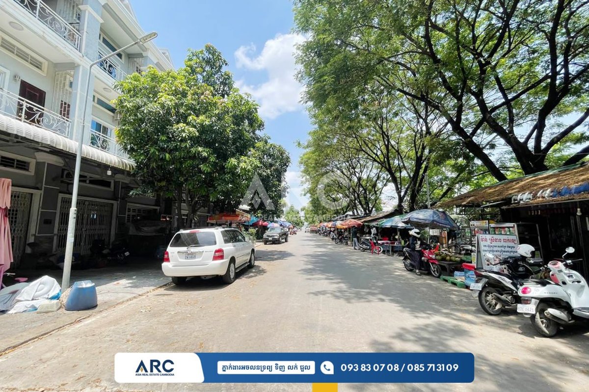 金边598号路新世界小区联排别墅出售 临近市场