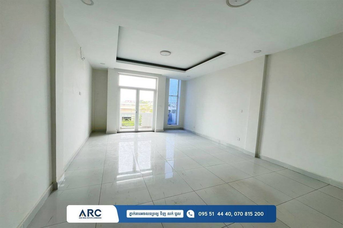 OCIC路附近商住两用房招租 月租$700