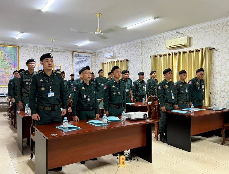 柬埔寨国家警察总署开展 执法人员武器使用技能培训