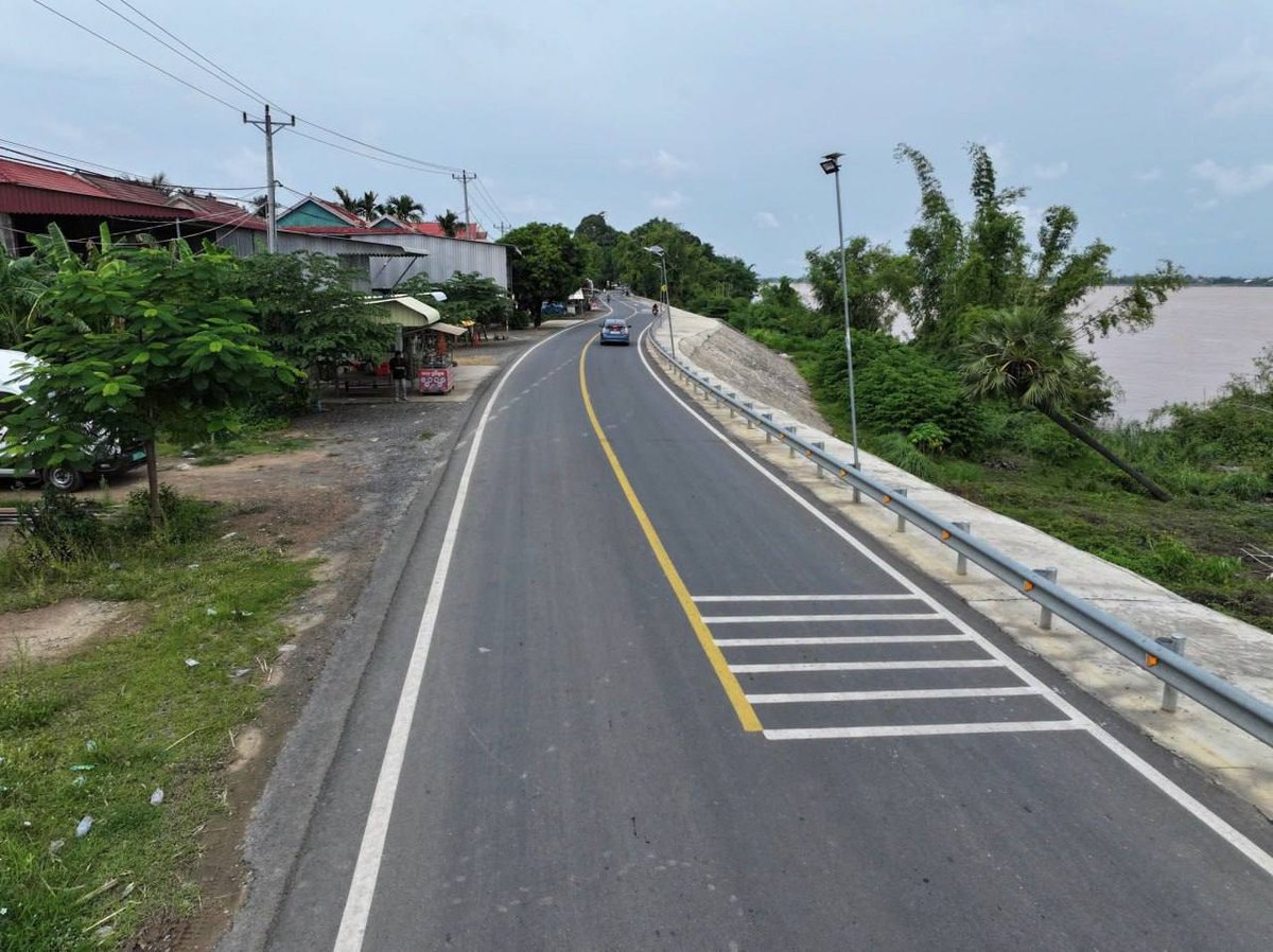 洪玛奈总理出席桔井省三条道路的通车仪式,总长98.4公里,该