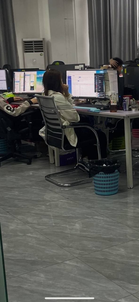 西港凯旋国际美食城被举报存在非法办公