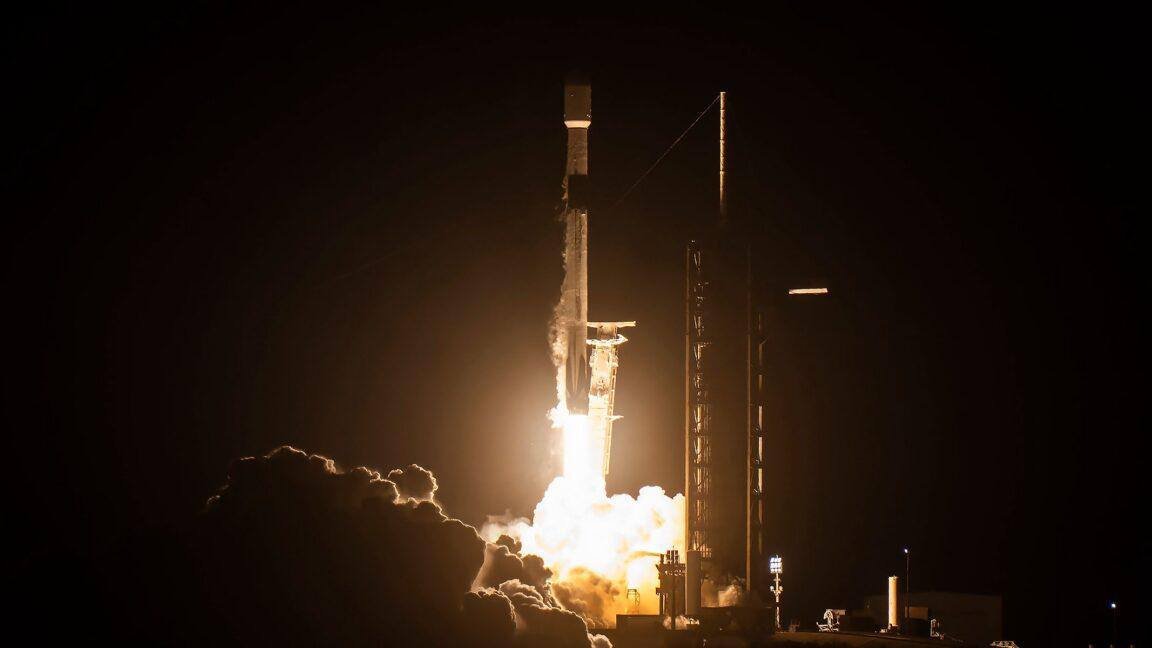 SpaceX废弃火箭残骸8月5日撞击月球 预计产生喷射羽流