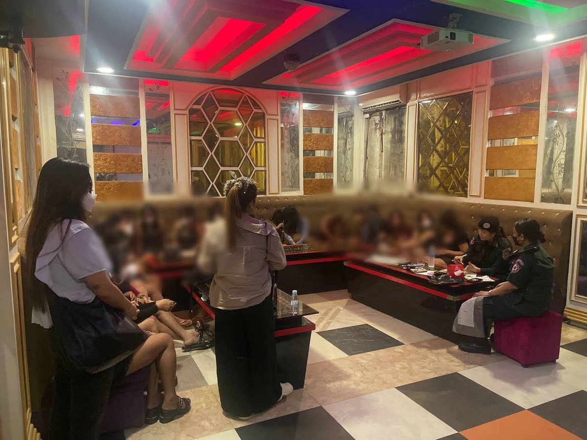 干丹省警方突查“金占比”店铺 涉嫌未成年人性剥削