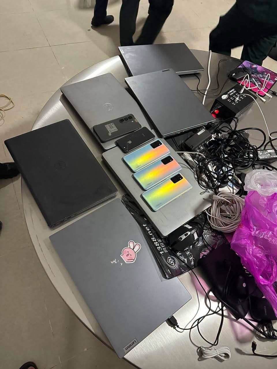 西港突查排屋拘捕25名中国人 涉网诈及非法居留
