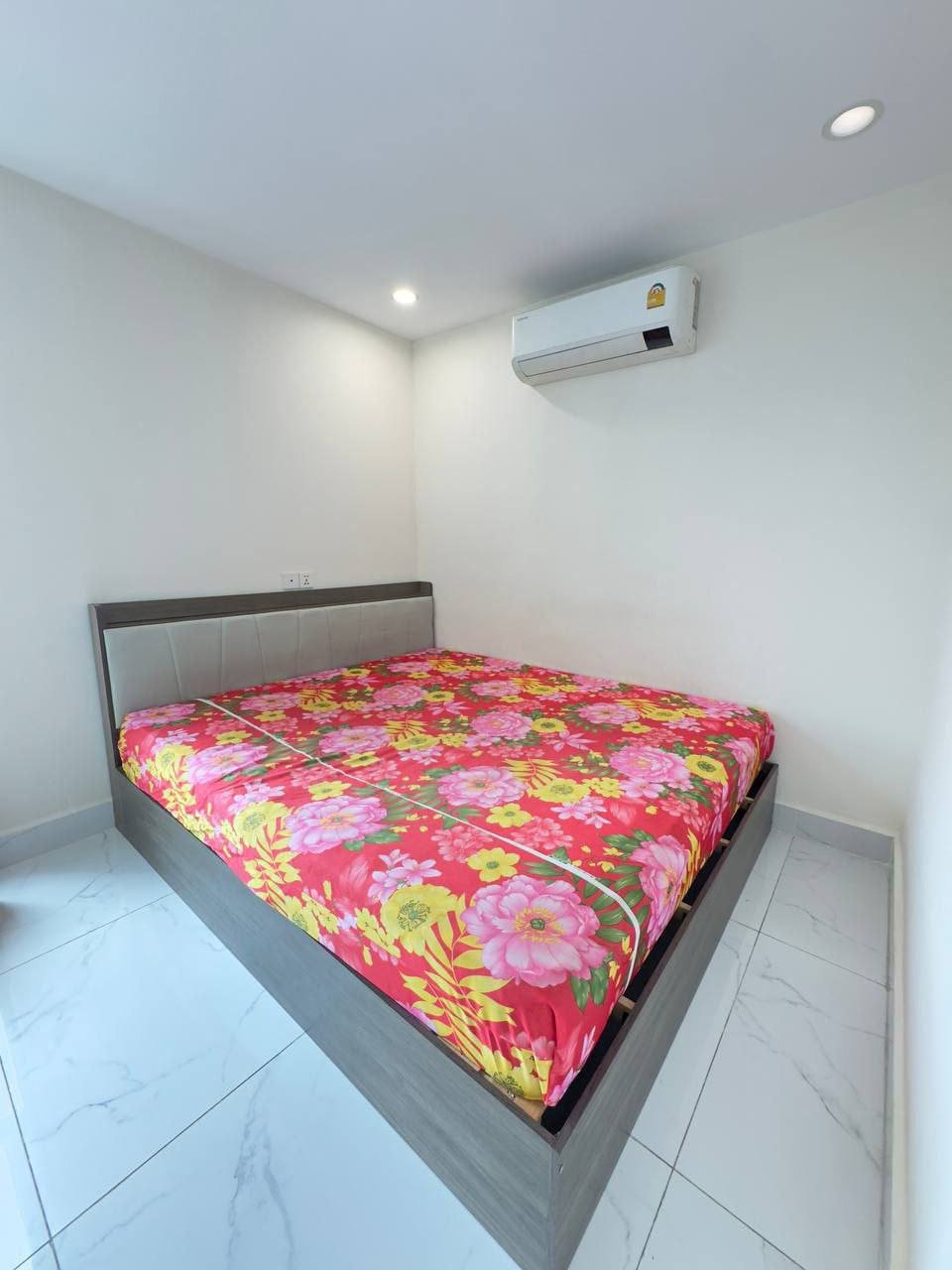堆谷区Condo UK 548公寓出租 2房1卫带阳台 月租