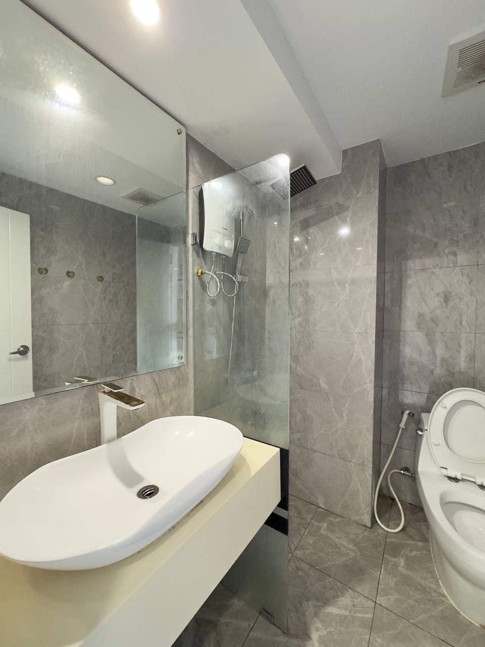 堆谷区Condo UK 548公寓出租 2房1卫带阳台 月租