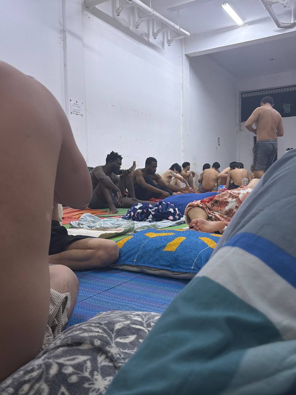 金边某安置点被曝克扣口粮 误抓人员生存环境恶劣
