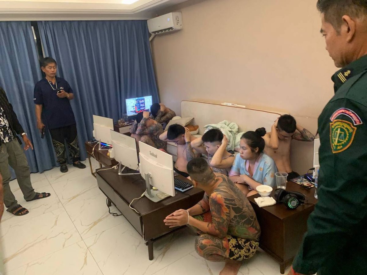 金边警方突袭康斯塔城市公寓网诈窝点