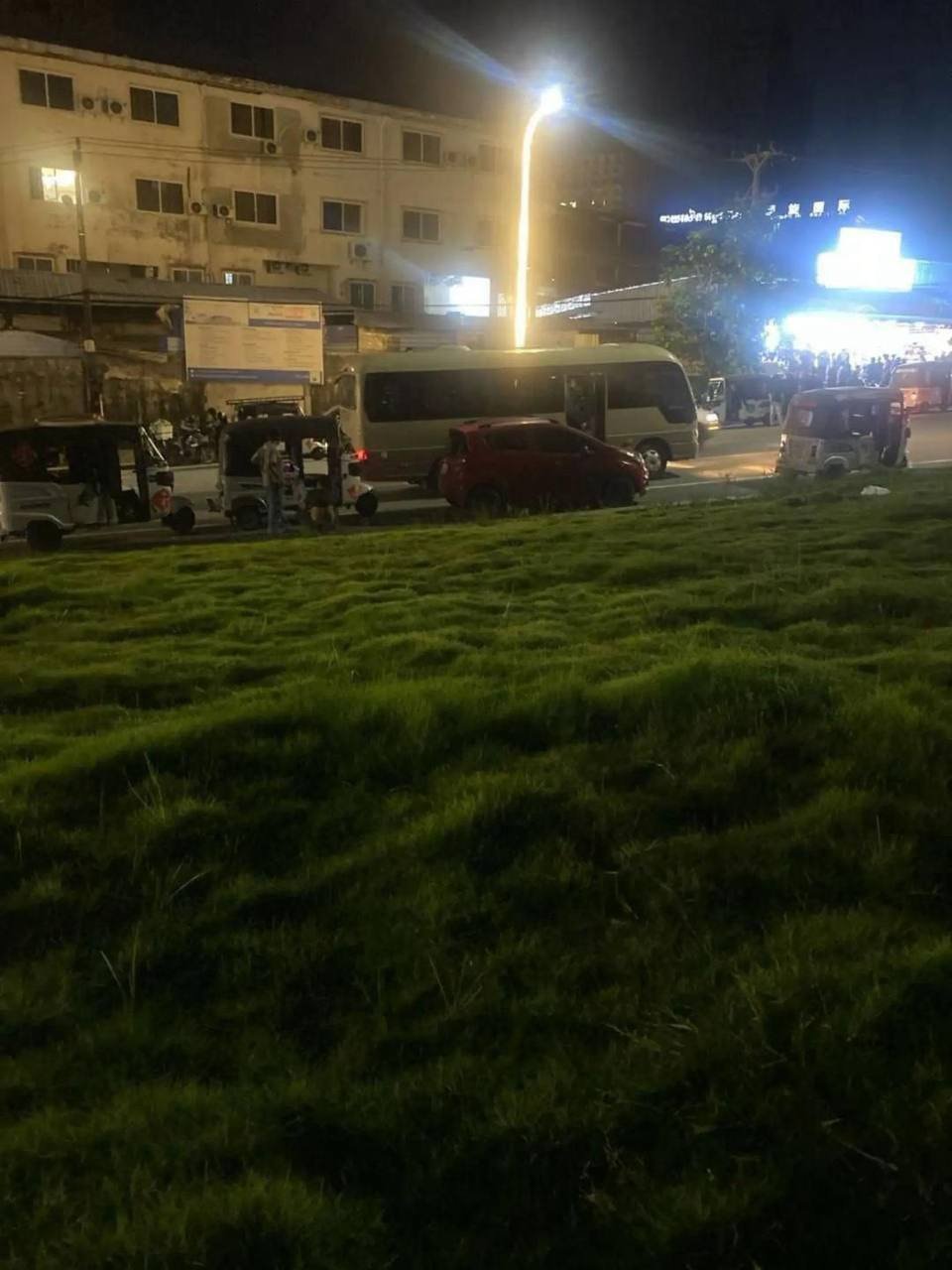 波贝HP大厦及KPS大楼警力集结 疑似联合清查