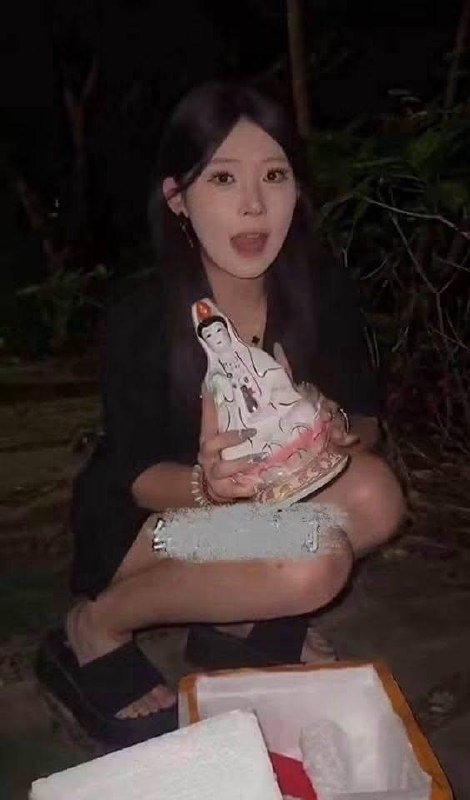 网红姜小柔因车祸去世 曾因砸毁观音像引发争议