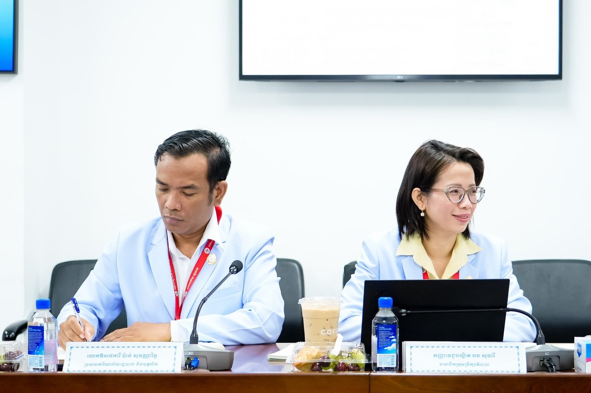 德崇和平国家医院召开第二届董事会第二次会议,审议了第二季度财