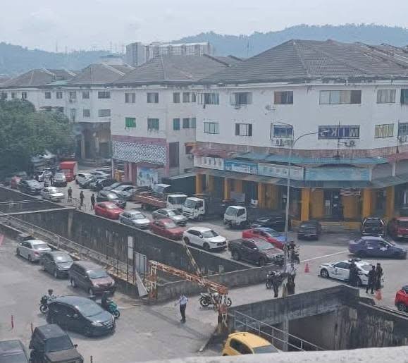 马来西亚吉隆坡展开大规模执法行动 现场道路已封锁