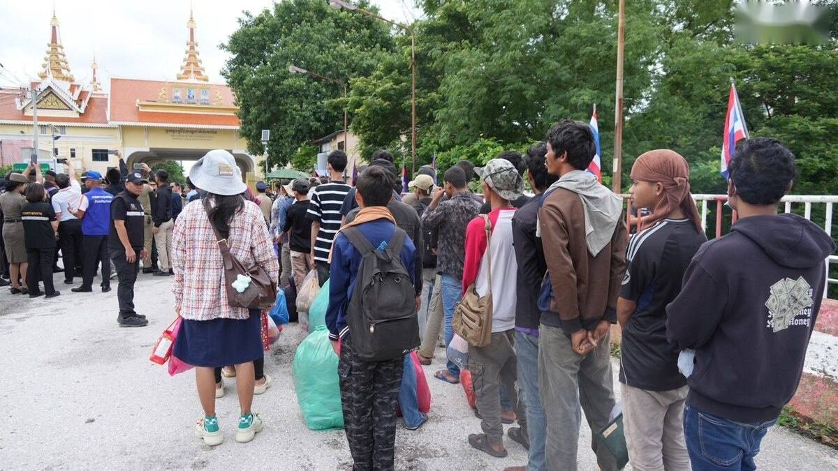 泰柬边境完成人员移交 44名泰籍与35名柬籍公民返国