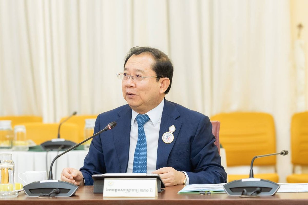 坤塔宝花基金会召开2026年上半年工作总结会议