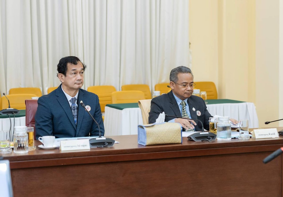 坤塔宝花基金会召开2026年上半年工作总结会议