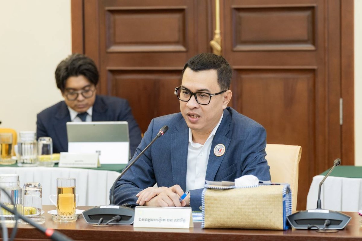 坤塔宝花基金会召开2026年上半年工作总结会议