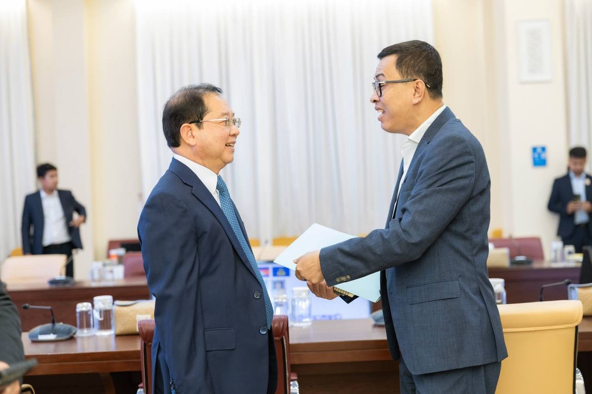 坤塔宝花基金会召开2026年上半年工作总结会议