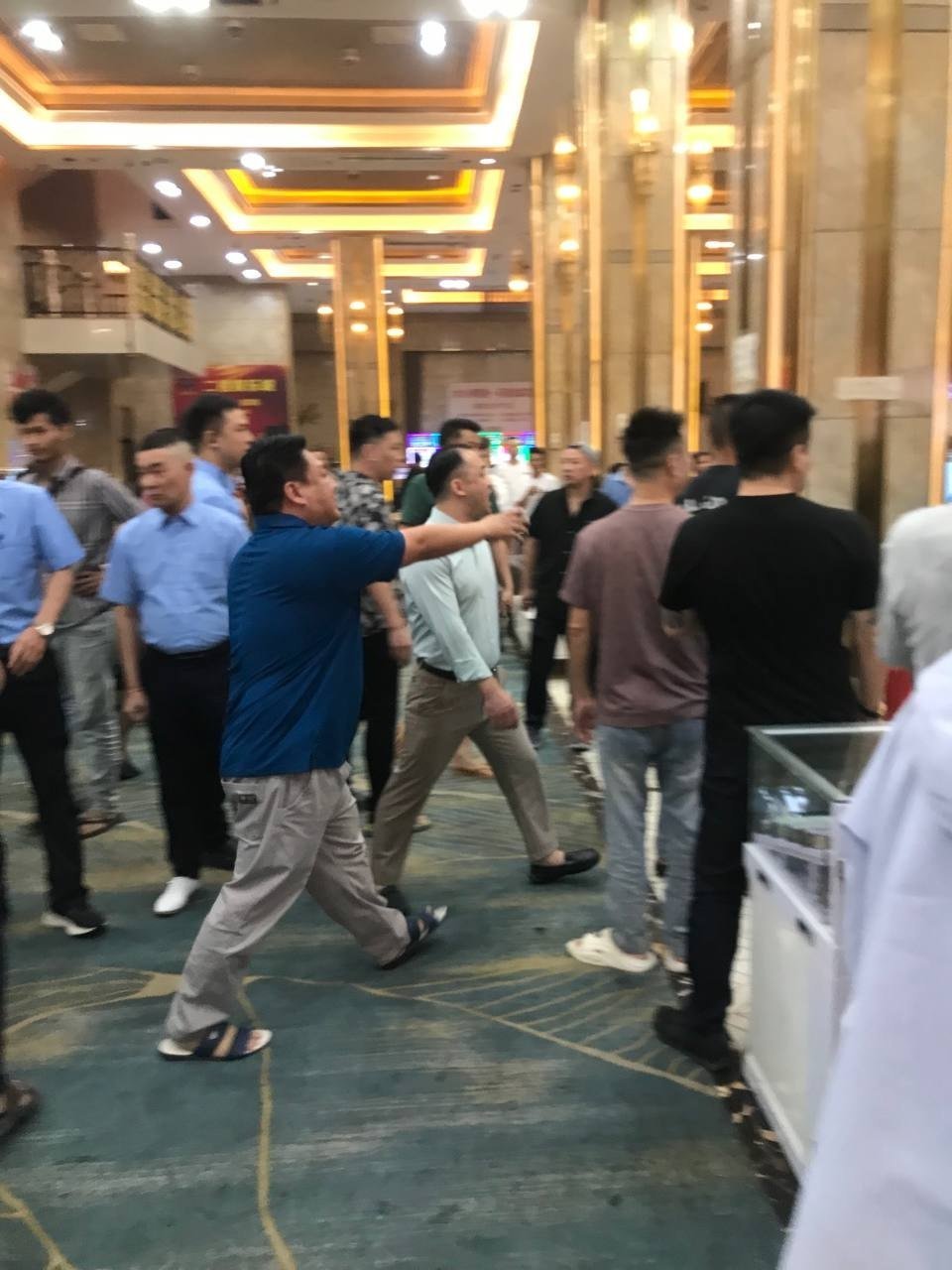 西港亚多利麒麟厅发生冲突 内保介入