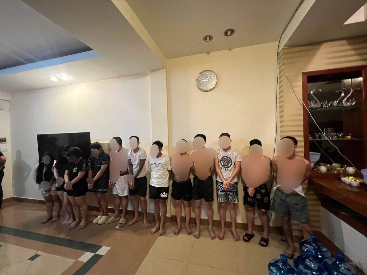 金边铁桥头区突查民宅 12名越南籍人员涉诈被捕
