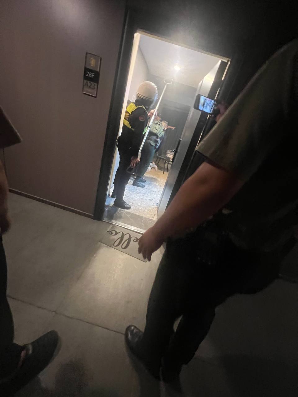 金边黄山酒店发生疑似绑架案 警方持枪介入