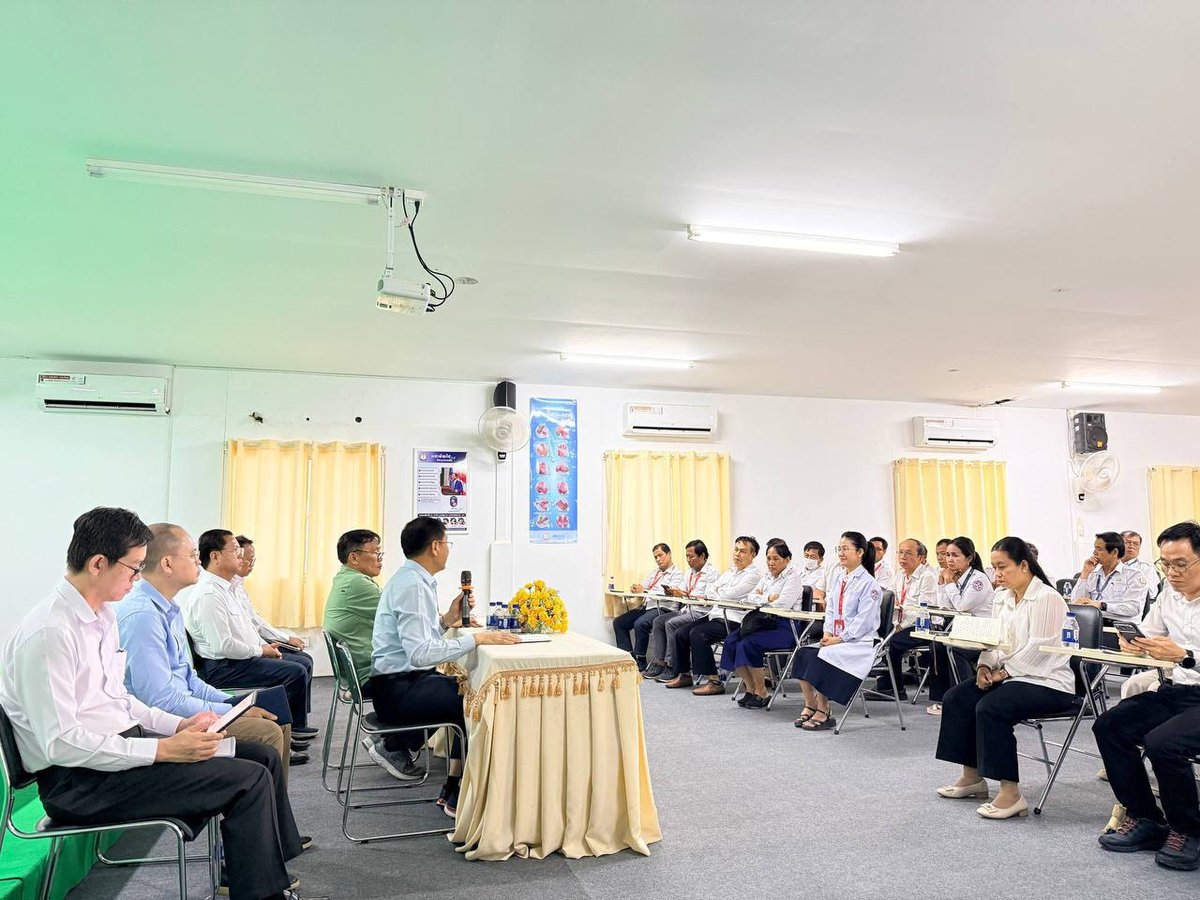 卫生部国务秘书视察马德望省医院,旨在评估并加强医疗服务质量及