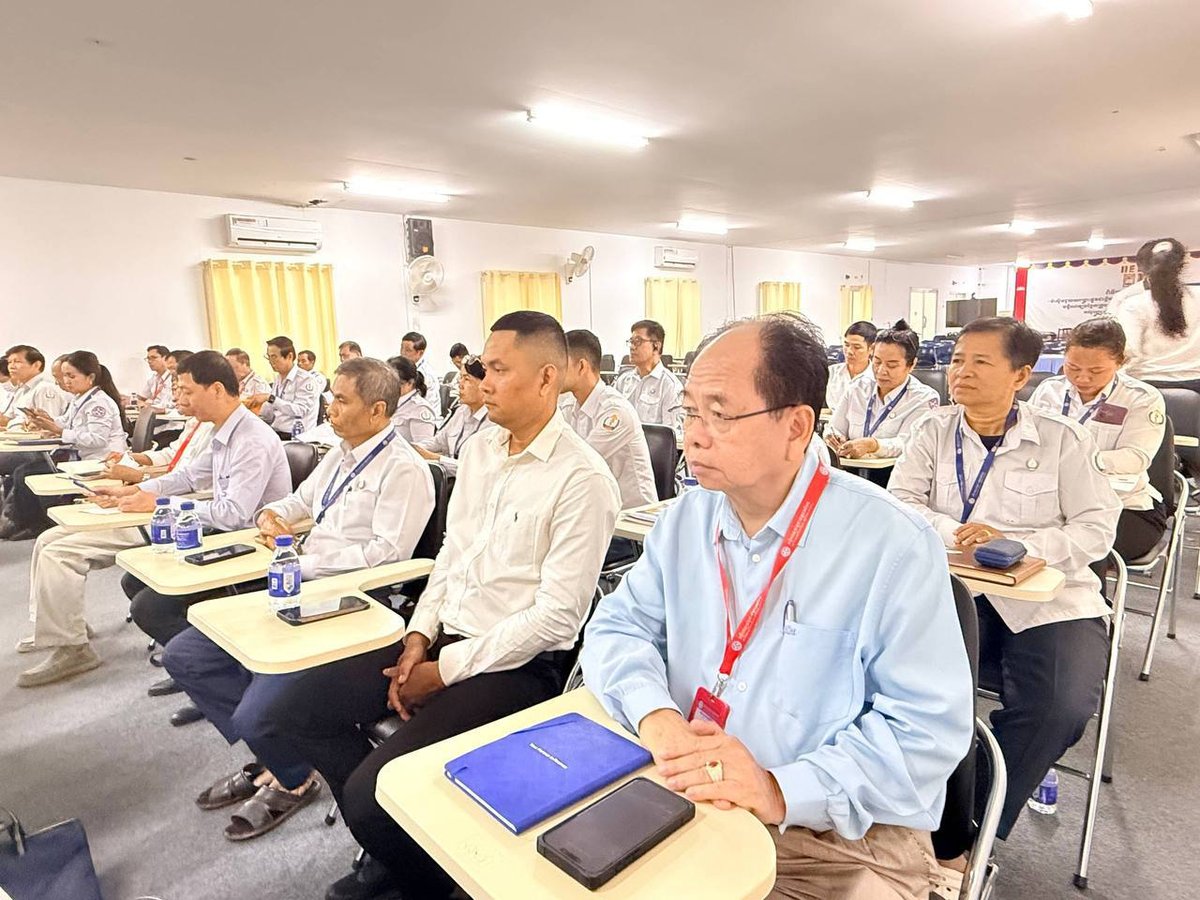 卫生部国务秘书视察马德望省医院,旨在评估并加强医疗服务质量及