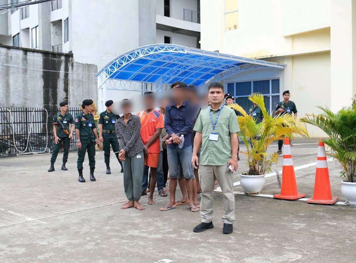 西港警方扫毒行动抓获104人 6名柬籍主犯移送法办