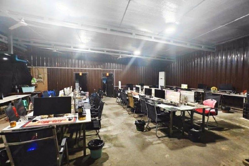 缅甸木姐突击网络诈骗窝点 31人被捕缴获大量设备