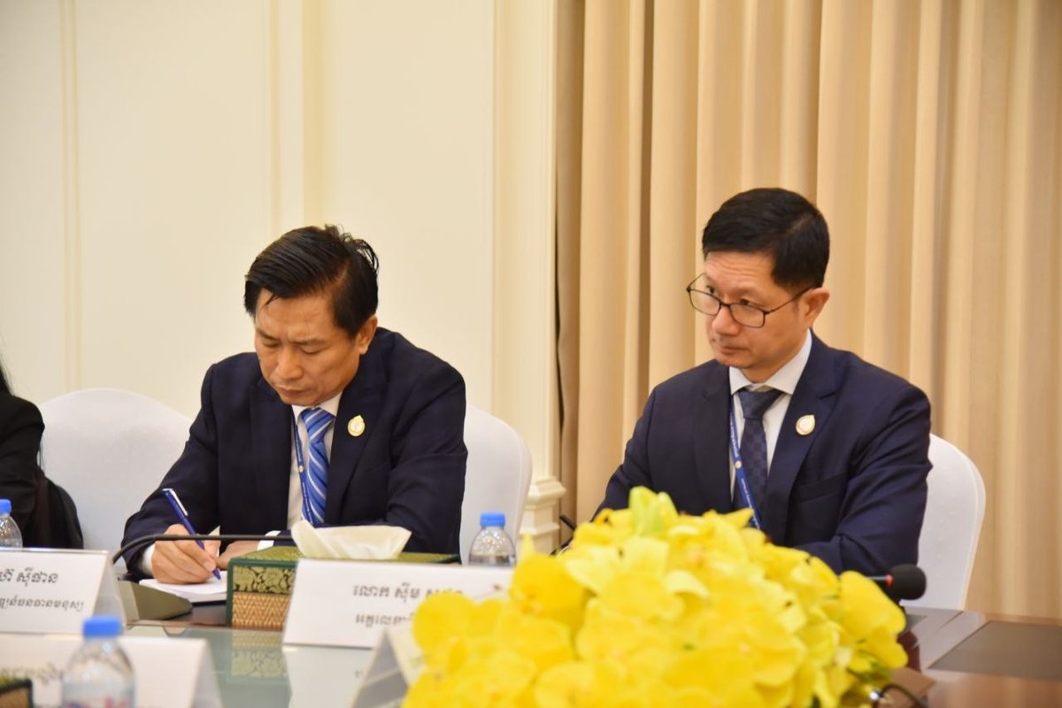 柬埔寨卫生部举行韩国奖学金生座谈会