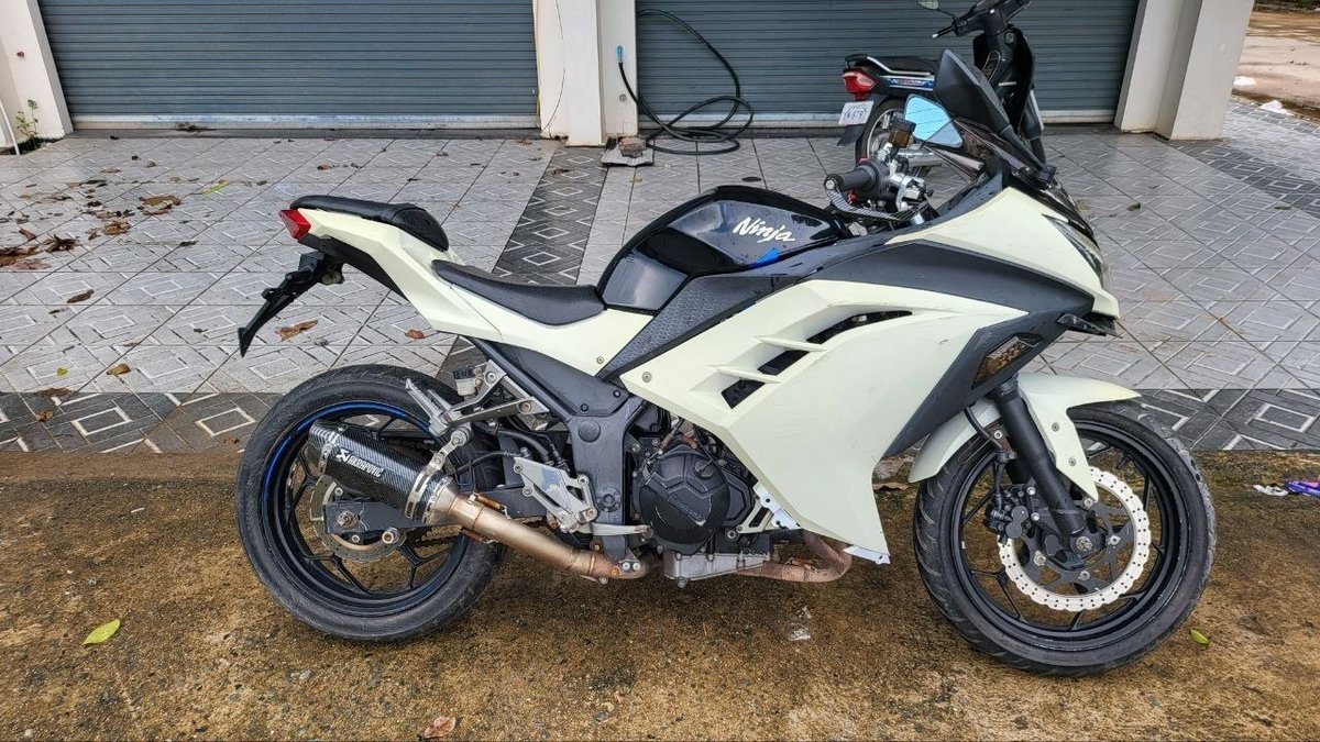 川崎Ninja 250摩托车转让 售价$1150