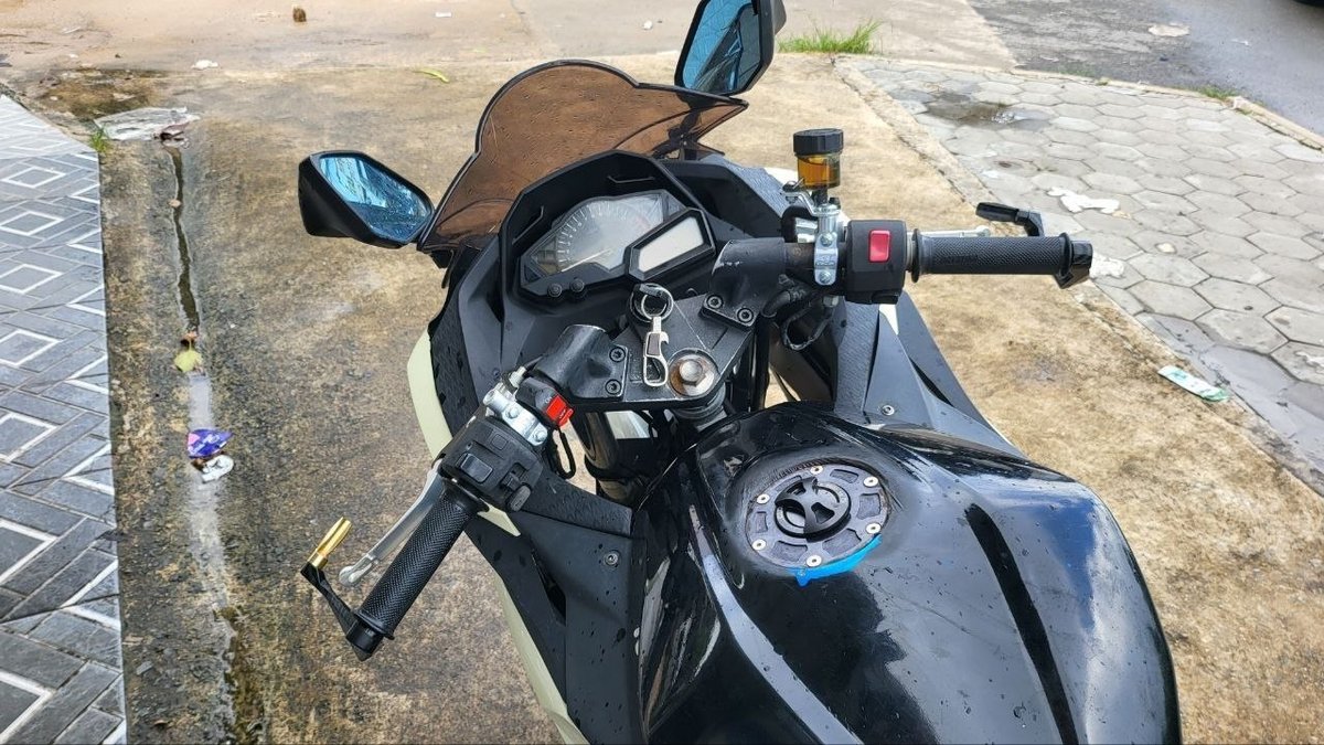 川崎Ninja 250摩托车转让 售价$1150