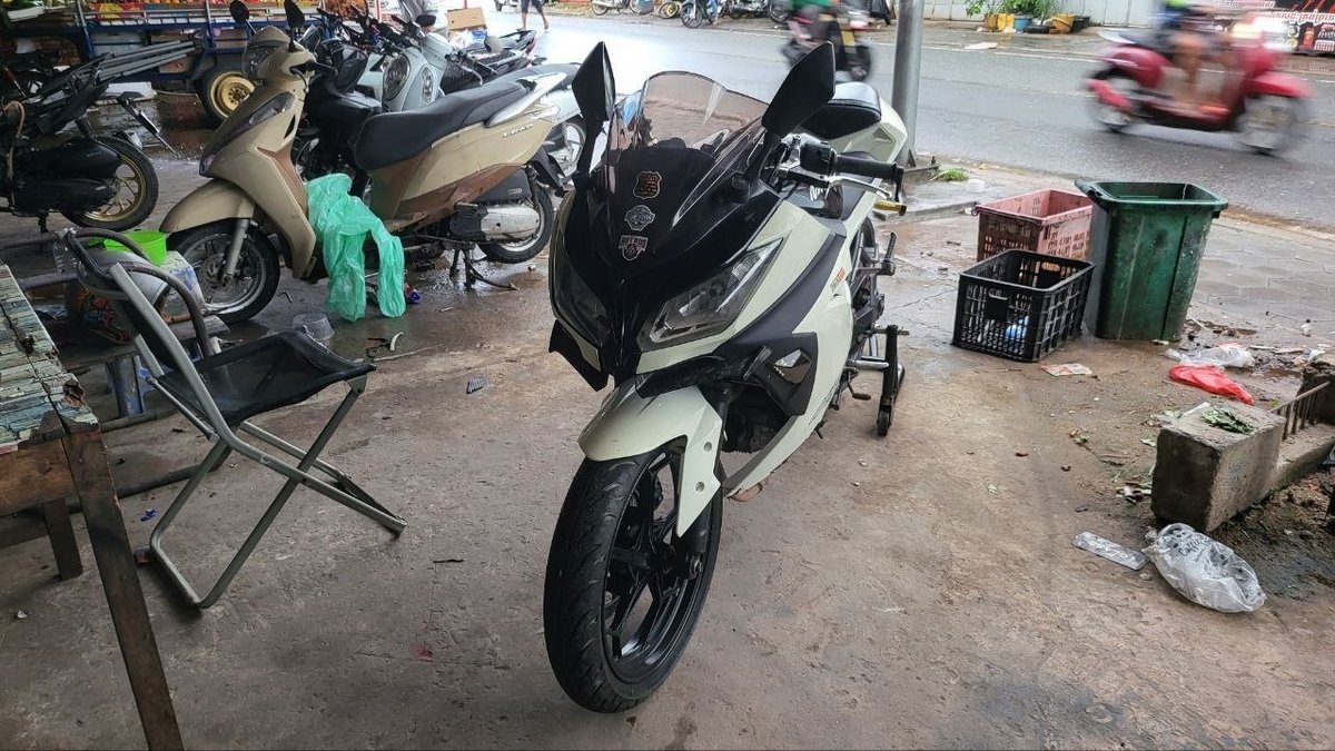 川崎Ninja 250摩托车转让 售价$1150