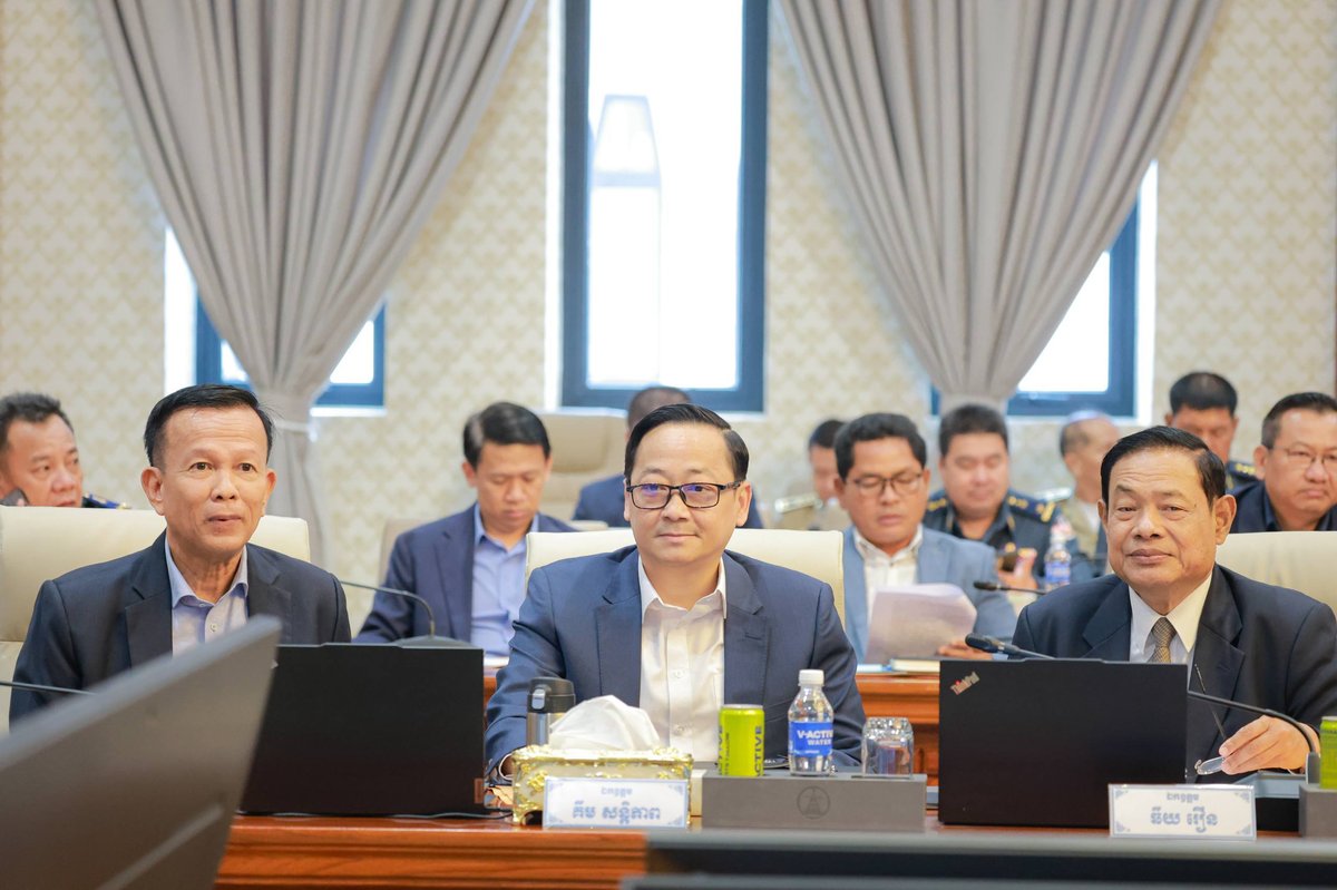 柬埔寨内政部召开交通安全会议 强化下半年道路执法