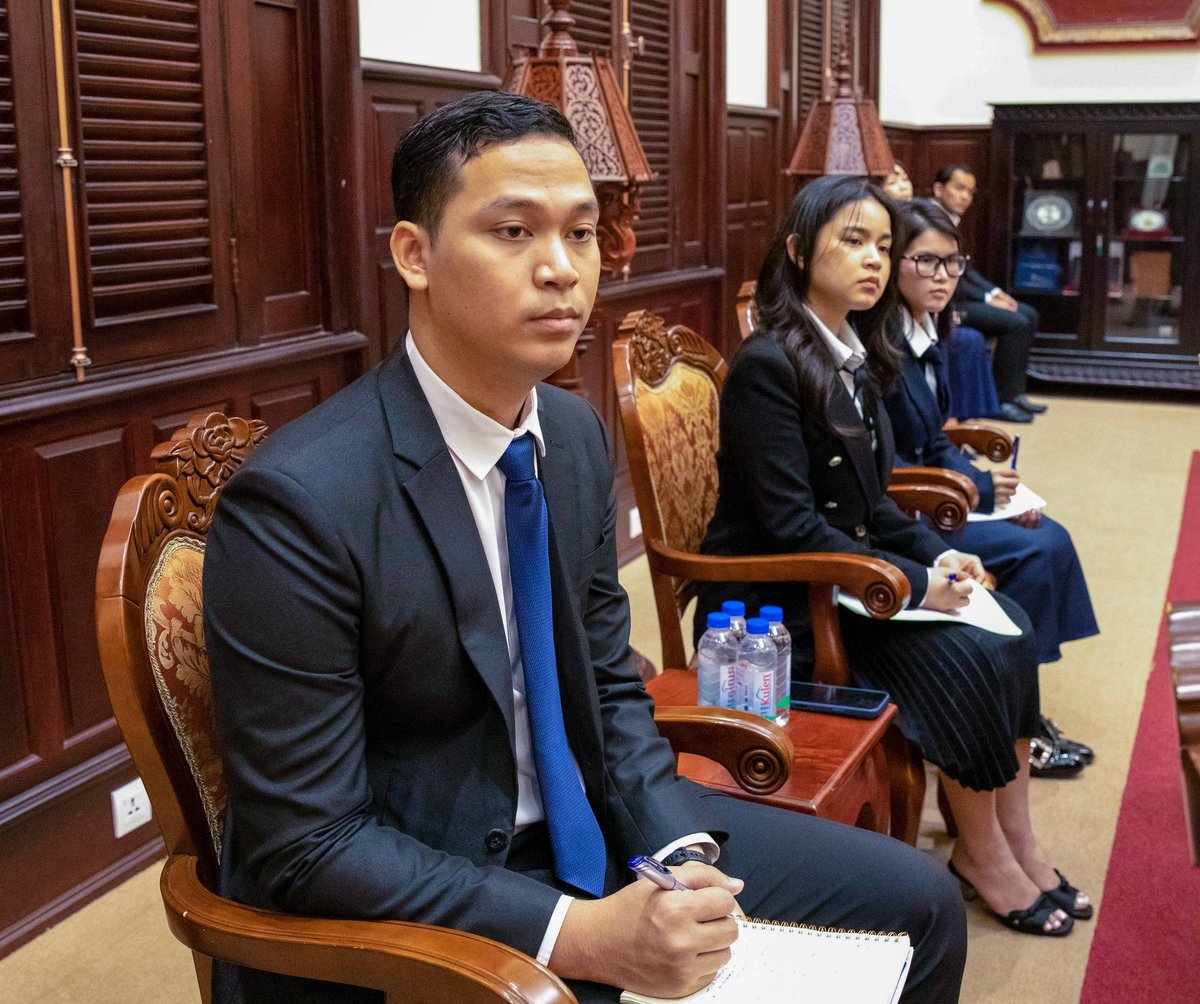 柬埔寨司法部与新加坡大使探讨法律人才培养
