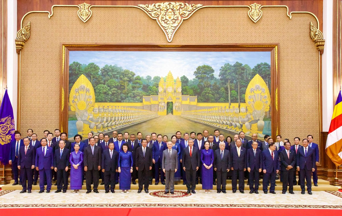 柬埔寨参议院新大楼“团结大厦”在金边举行落成典礼,由西哈莫尼