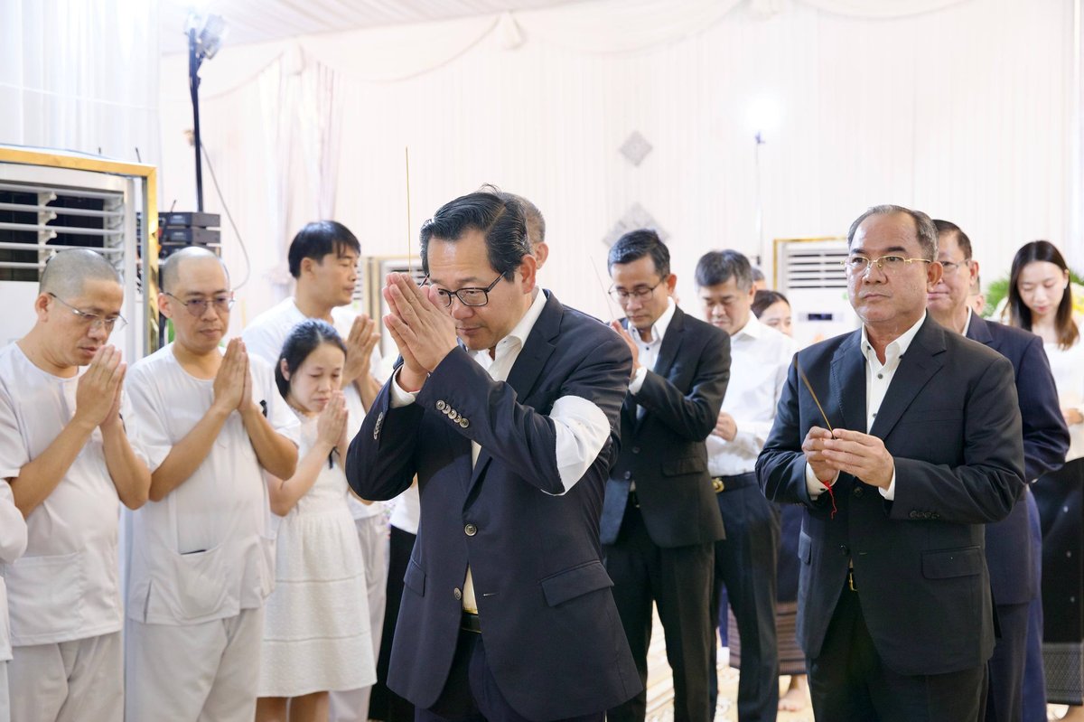 柬埔寨司法部长出席最高法院法官父亲葬礼
