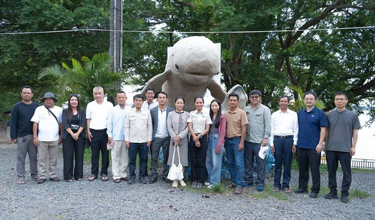 中老缅三国研究员考察桔井省湄公河海豚保护区