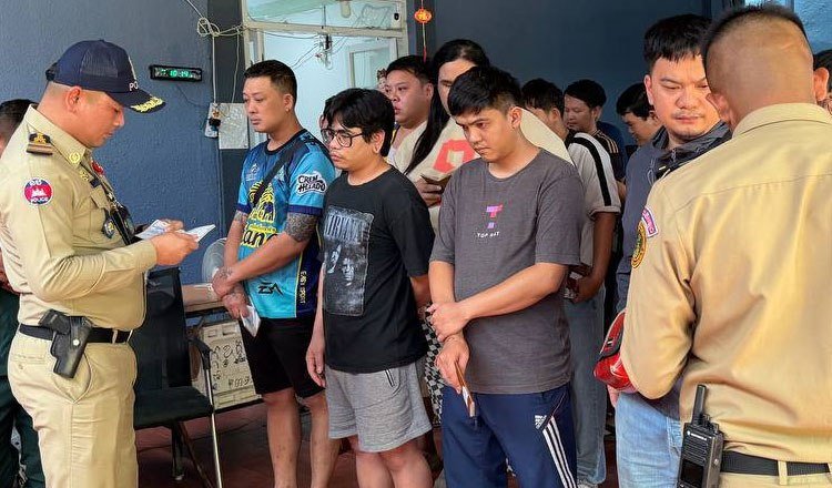 波贝市开展反诈突击行动 警方突袭8处窝点逮捕53人